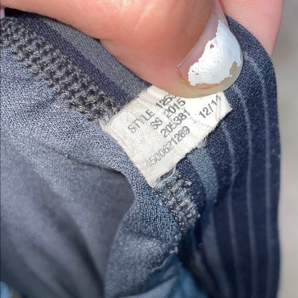 Under armor women’s gray shorts light weight athleisure workout activewear SM/XS - Picture 2 of 6